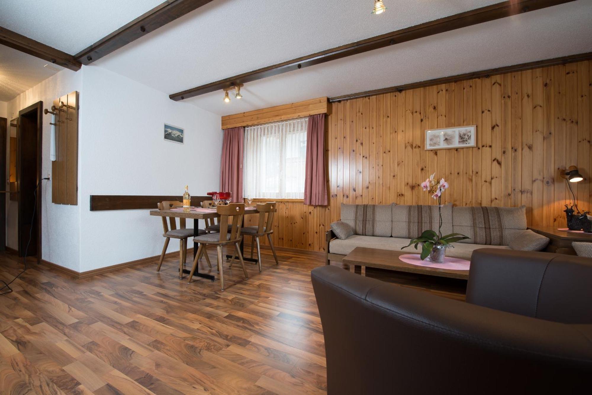 Ferienwohnung Haus Alba Saas-Almagell Zimmer foto