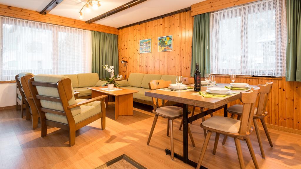 Ferienwohnung Haus Alba Saas-Almagell Zimmer foto