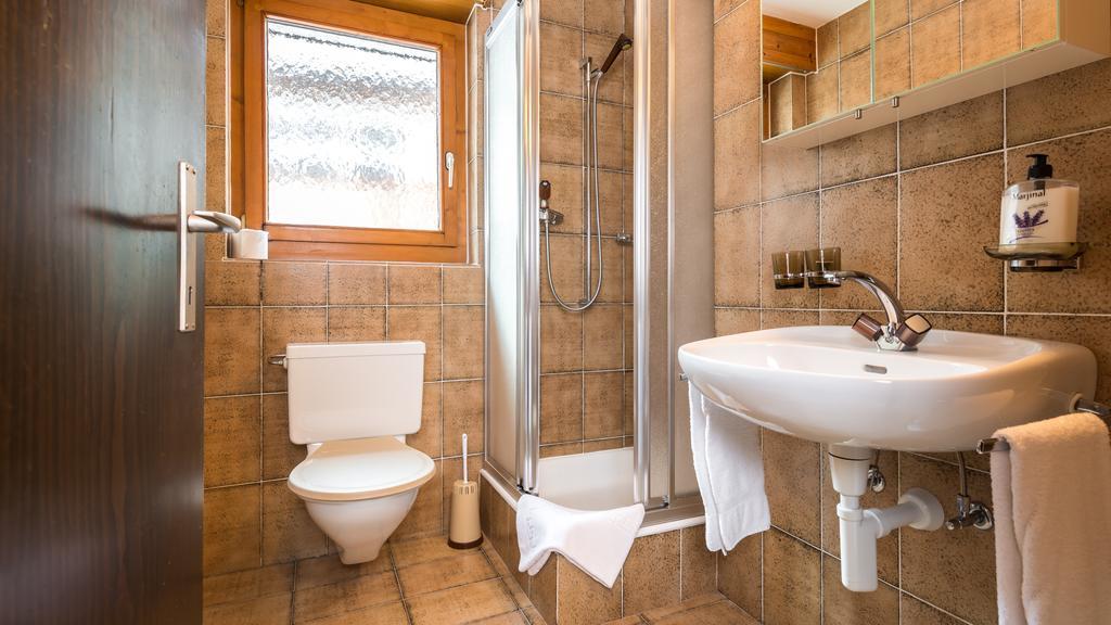 Ferienwohnung Haus Alba Saas-Almagell Zimmer foto