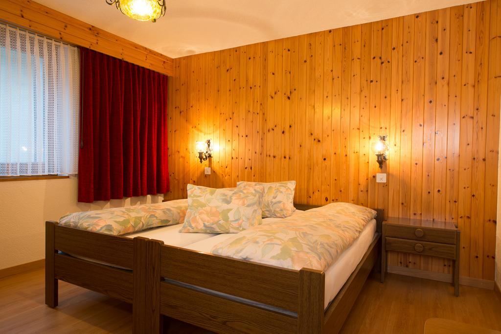 Ferienwohnung Haus Alba Saas-Almagell Zimmer foto